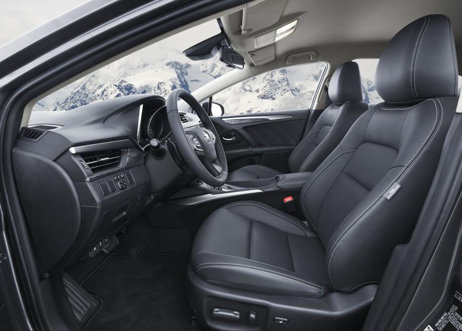 Интерьер Toyota Avensis Sedan (T270) 2015 года  (фото 32 из 34)